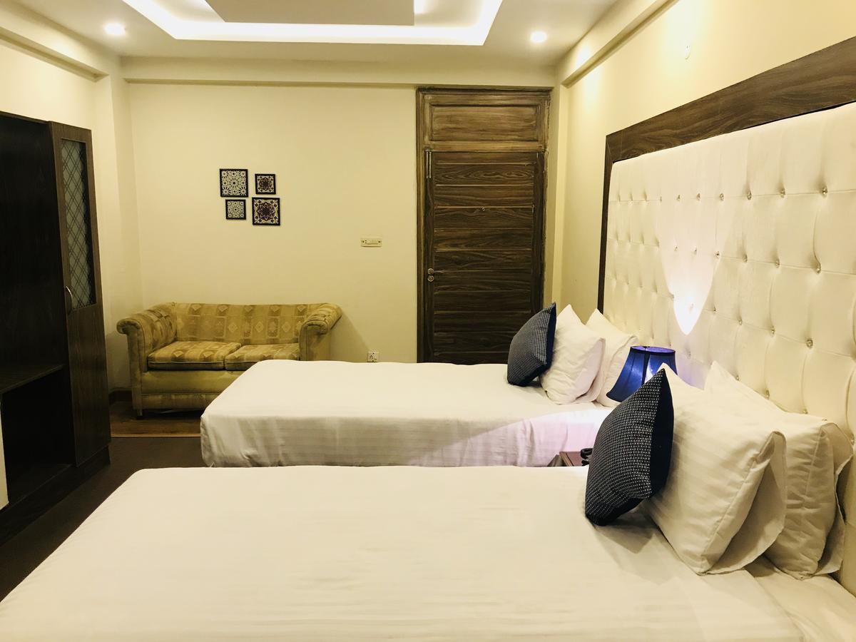 Roomy Atlas Islamabad Exterior photo