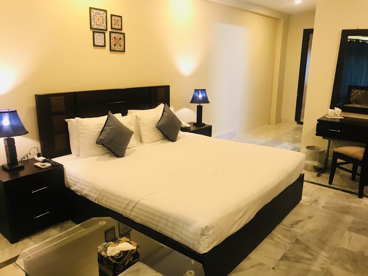 Roomy Atlas Islamabad Exterior photo