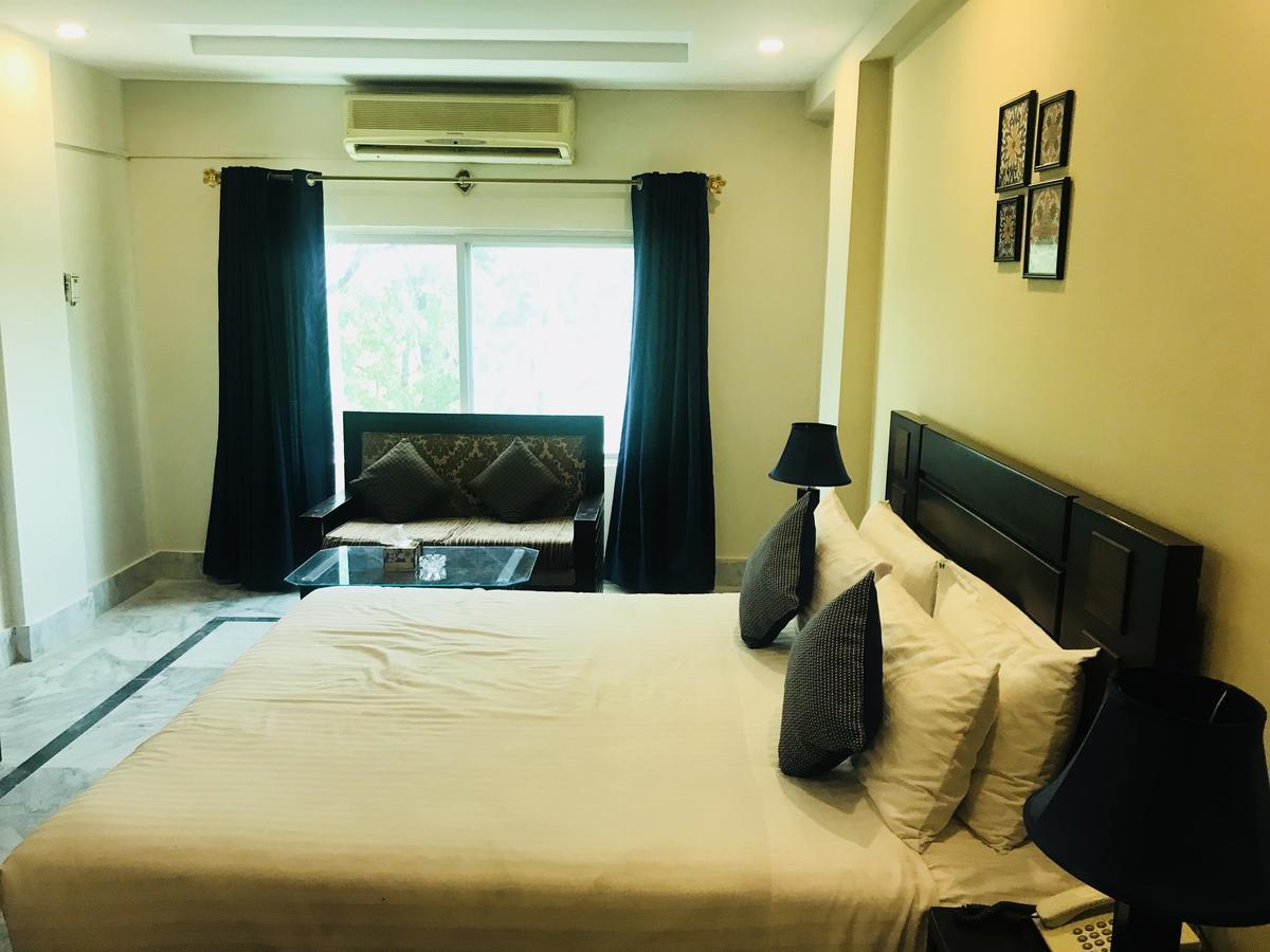 Roomy Atlas Islamabad Exterior photo