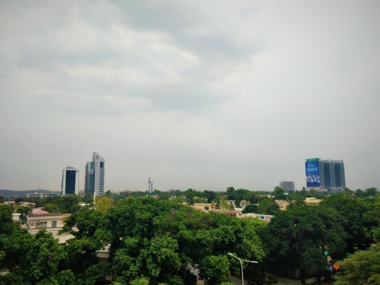Roomy Atlas Islamabad Exterior photo