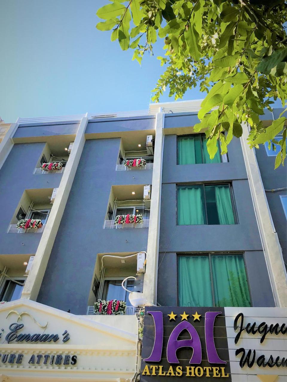 Roomy Atlas Islamabad Exterior photo