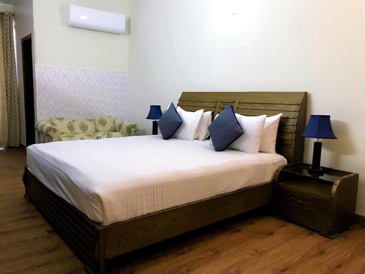 Roomy Atlas Islamabad Exterior photo