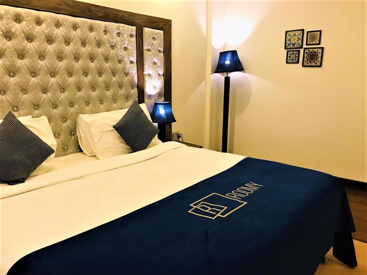 Roomy Atlas Islamabad Exterior photo