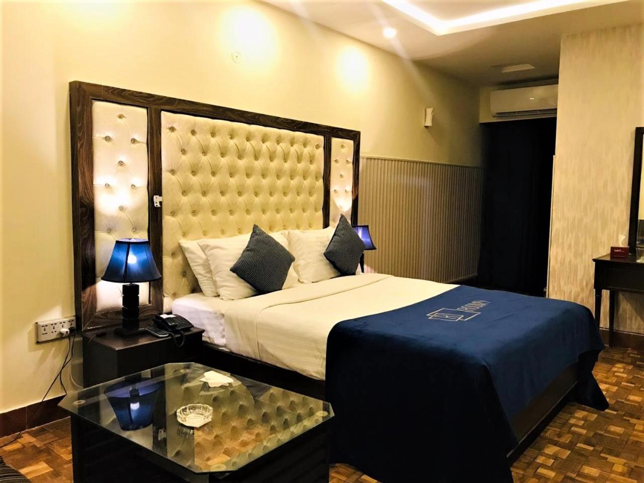 Roomy Atlas Islamabad Exterior photo