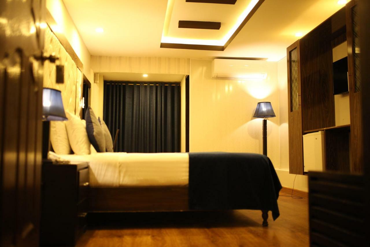 Roomy Atlas Islamabad Exterior photo