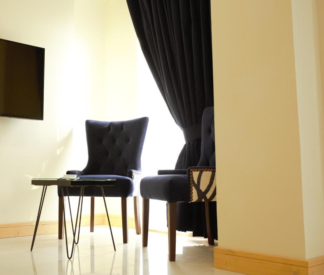 Roomy Atlas Islamabad Exterior photo